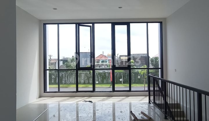 Strategic Shop House at the Main Gate of Citraharmoni Housing