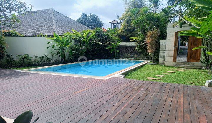 FOR SALE LEASEHOLD VILLA LOCATED IN PRIME LOCATION OF UMALAS 2