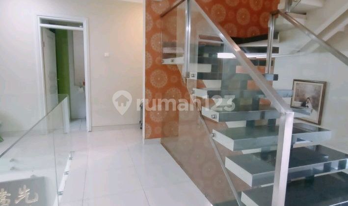 Rumah Minimalis Modern di Daerah Setrasar Bandung