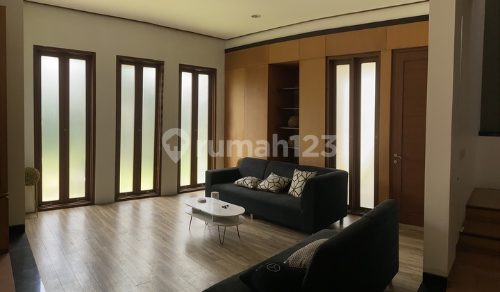 Dijual Rumah Di Setraduta Furnished Siap Huni