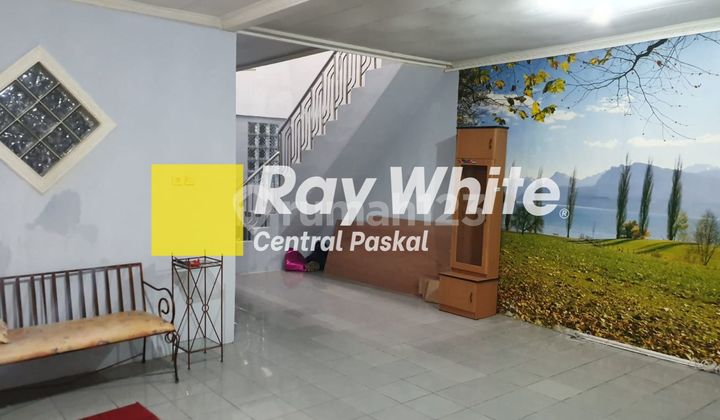 Rumah di Jalan Utama Sarimana Sarijadi Bandung