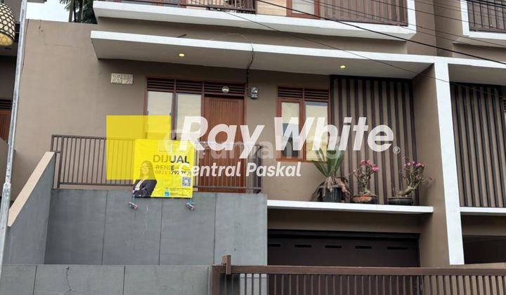 Bali Charm House City View with Cool Air and Beautiful Natural Environment in Bandung