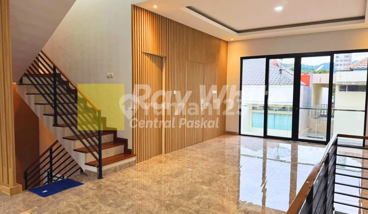 Rumah Modern Bangunan Baru di Kawasan Dago