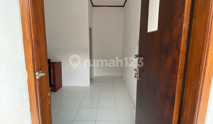 ******** Rumah & Kost Lokasi Strategis Depan Universitas Siap Huni Bebas Banjir ******** Rumah & Kost Lokasi Strategis Depan Universitas Siap Huni Bebas Banjir