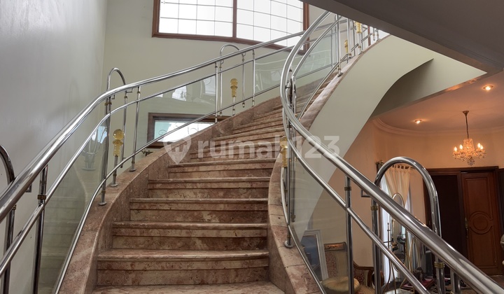 Di Jual Rumah Bagus Siap Huni di Lingkungan Elite Di Jual Rumah Bagus Siap Huni di Lingkungan Elite