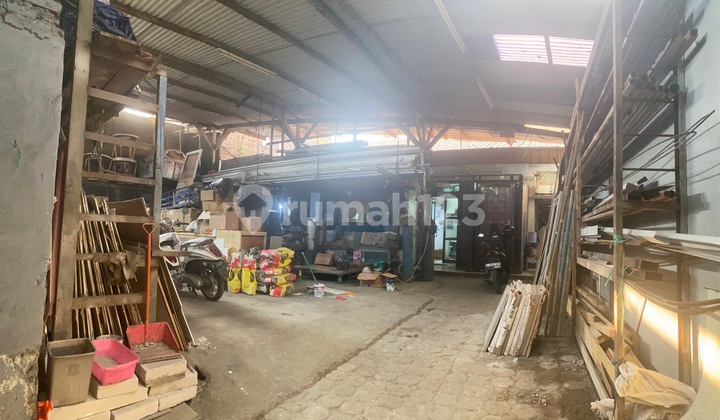 For Sale: House & Commercial Space in a Strategic Location