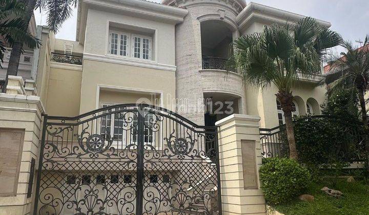 Classic House In Graha Famili With Poll Luxury 1