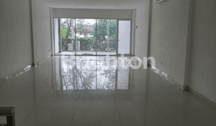 3 Floor Shophouse on Jl Cok Agung Tresna Renon 2