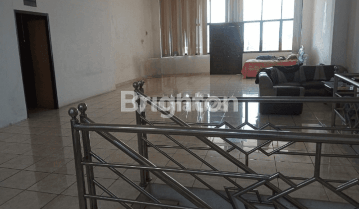 3 Floor Shophouse in the Business District on Jl Raya Sesetan 1