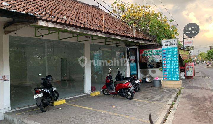 Toko Strategis di Kawasan Turis di Seminyak 1