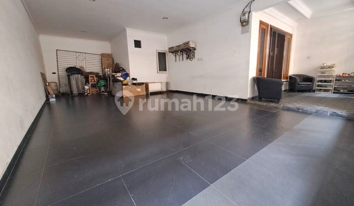 Nice Well-Maintained 4-Story House, East Facing, SHM, Flood-Free