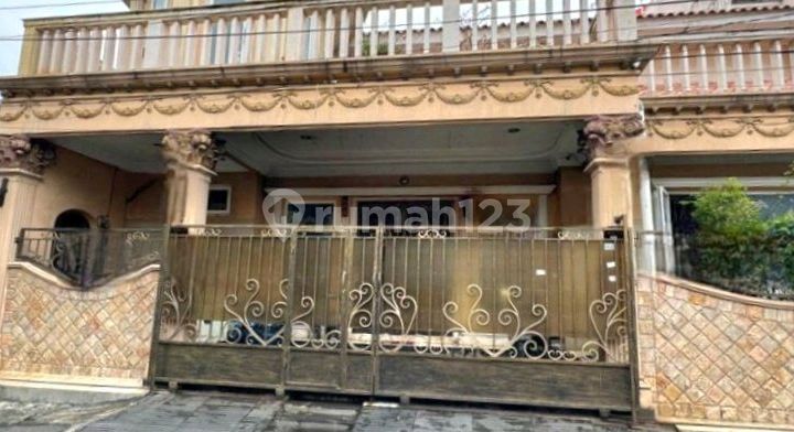 Murah !! Rumah Luas 300m2 Jalan 2 Mobil Hadap Utara 