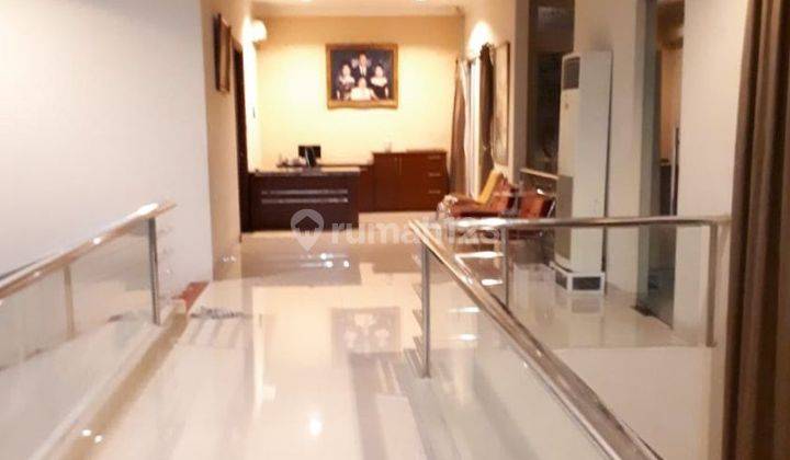 Rumah Mewah Semi Furnish Dekat Mall Alam Sutra Tangerang 2