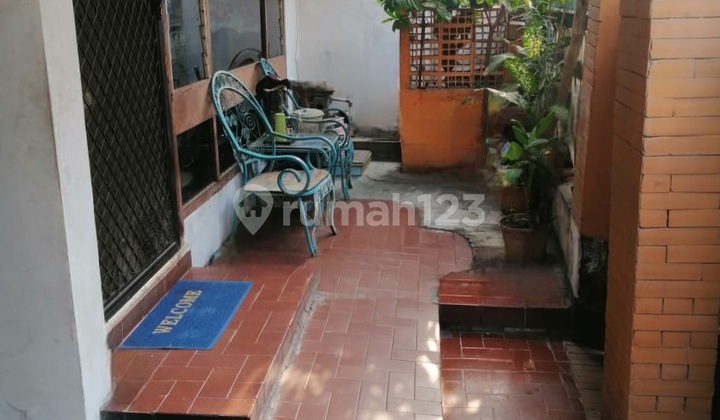 Di Jual Murah !! Rumah Lama Uk 9x11 Bangunan 2 Lt Hadap Selatan  2