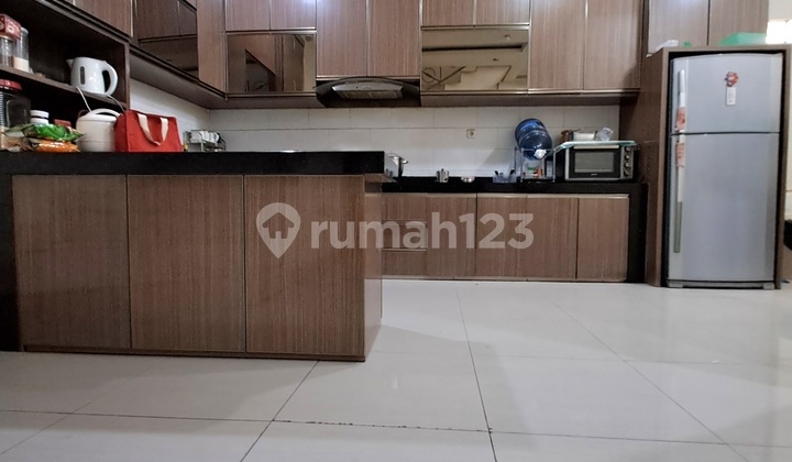 Nice Bridge Five House, Strategic Location, Two-Car Road Row, Spacious. 2