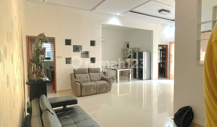 Semi-Furnished House 11x12, Strategic Location, Two-Car Road Frontage in Sunter.