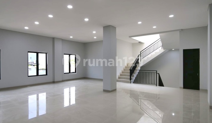 Di Jual Cepat !! Ruko Baru 4 Lantai Siap Pakai Shm Strategis