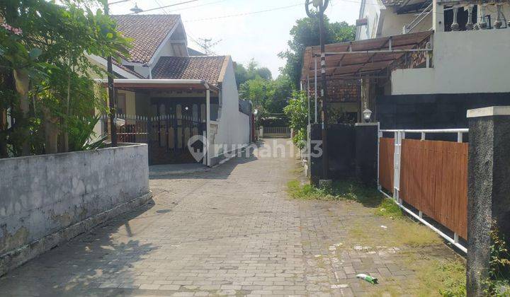 Rumah Tinggal Semi Furnish 2 Lantai Lokasi Strategis Dekat Pakuwon Mall 1