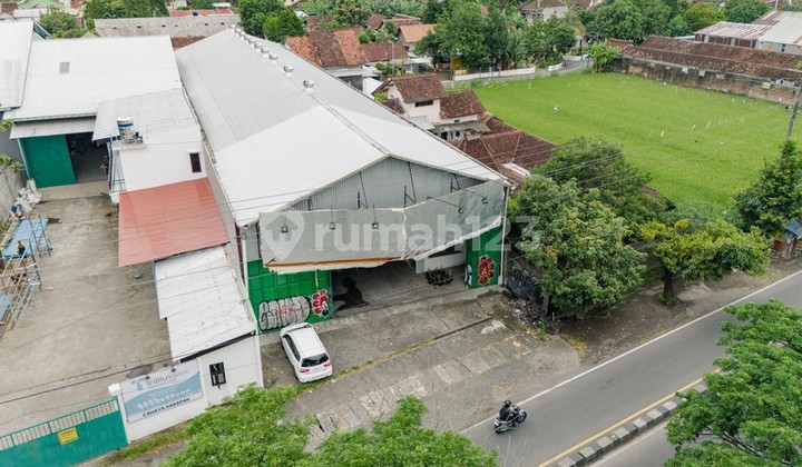 For Sale/Lease Strategic Warehouse on South Ring Road, Prime Access & Spacious, Best Investment Choice, Singosaren, Banguntapan, Bantul