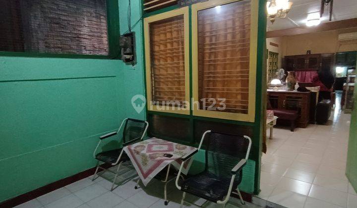 Rumah Dan Ruang Usaha Dekat Kampus U P Y 2