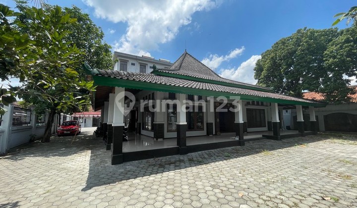 For Rent Joglo/Traditional Style House in Banguntapan, Bantul - Ideal for Spacious Living or Gallery/Business 1
