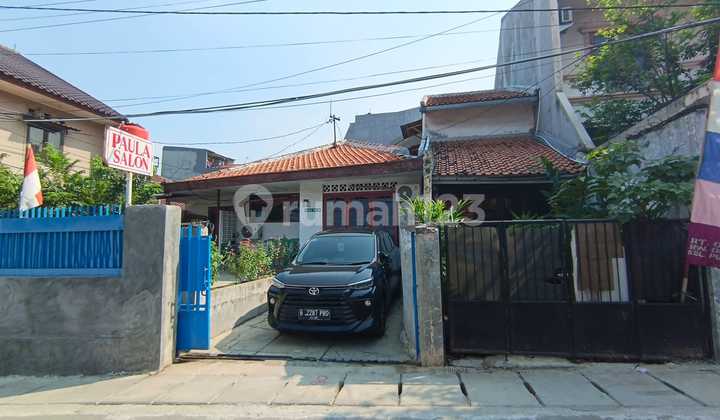 Old House on Jl Kubis II, Kby Baru, South Jakarta