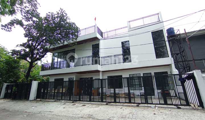 House Suitable for Boarding Corner Jl Tebet Mas Indah II South Jakarta