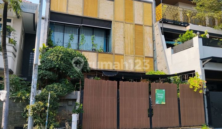 Rumah Asri Di Jl Pulau Bira Vi Permata Buana Jakarta Barat