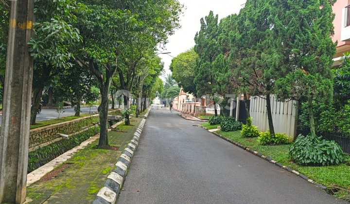 Corner House in Pondok Jaya Bintaro Housing Complex Section 5, South Tangerang 2