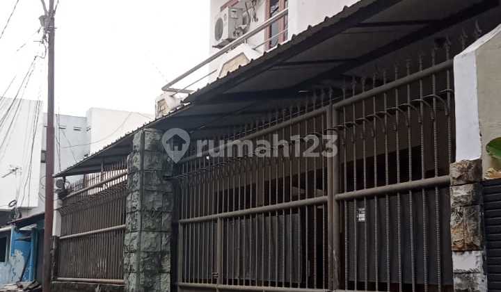 Old 2-Story House on Jl Pertanian I, Lebak Bulus, Cilandak, South Jakarta