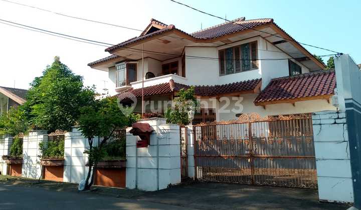 Rumah Asri 2lt Di Jl Garuda Iii Bintaro Sek 1 Jakarta Selatan 1