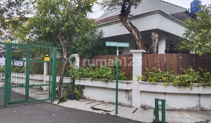 Corner House on Jl Batu Zamrud Kayu Putih East Jakarta 2