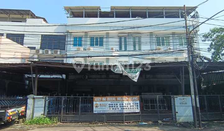 Commercial Building on Jl Dr Saharjo Ps Manggis Setiabudi, South Jakarta Commercial Building on Jl Dr Saharjo Ps Manggis Setiabudi, South Jakarta