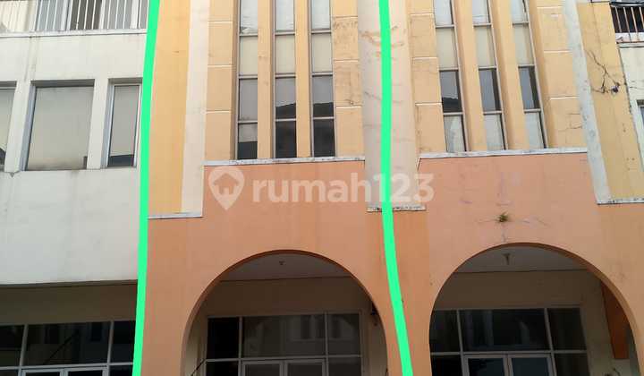 3-Storey Commercial Shop House in CBD Ciledug Karang Tengah Tangerang