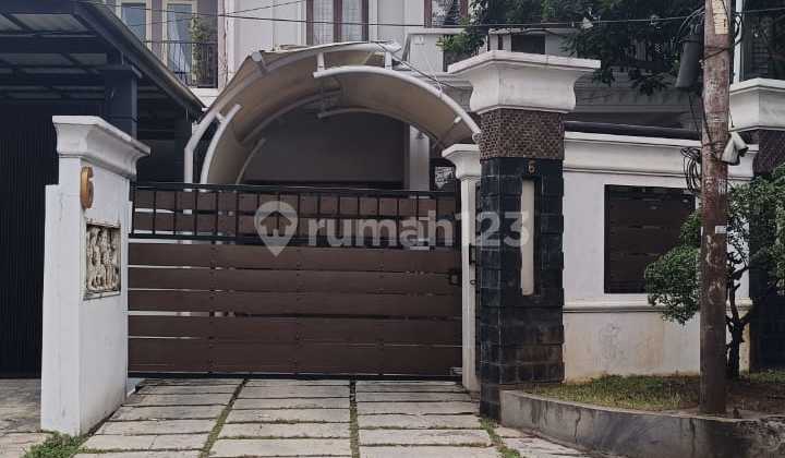 2-Story House on Pinang I Street, Pondok Labu, Cilandak, South Jakarta 2-Story House on Pinang I Street, Pondok Labu, Cilandak, South Jakarta