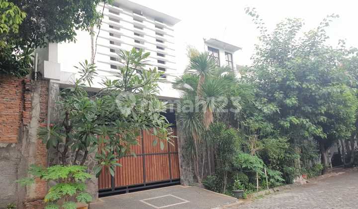 Rumah Asri Di Perum Puri Kedoya Kebon Jeruk Jakarta Barat