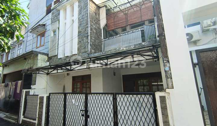 2-story house on Jl Tebet Timur III, Tebet, South Jakarta 2