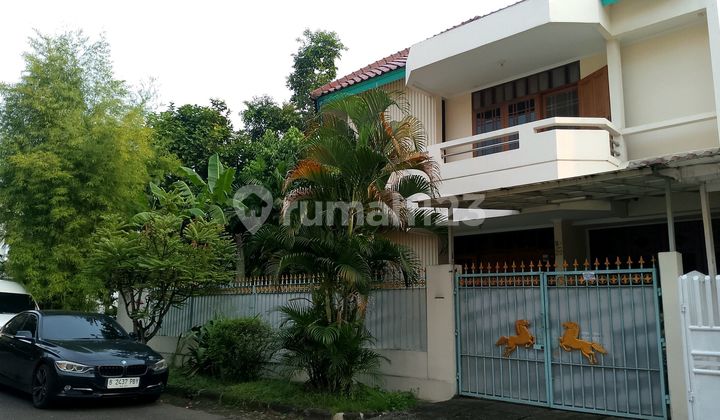 2-Story Strategic House in Taman Kebon Jeruk Intercon Residential, West Jakarta 2