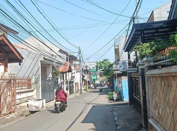 Old House Land Area 775m² on Jl D Kebon Baru Tebet South Jakarta 2
