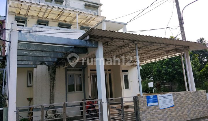 Corner House in Puri Pakujaya Regency Serpong Tangerang 2