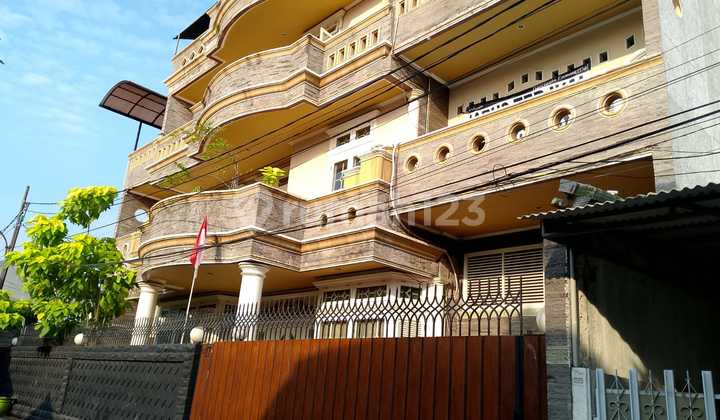 Rumah Murah 3 Lantai Di Perum Taman Aries Meruya Utara Jakarta Barat