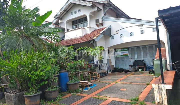 Rumah Asri 2Lt di Jl Punai 3 Bintaro Sek 2 Tangerang Selatan