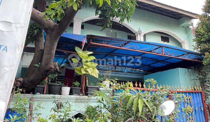 Old Hoek House on Jalan Kayu Putih V, Pulo Gadung, East Jakarta 2