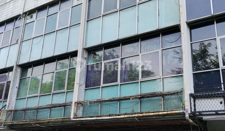 Commercial Attached Shop House in Intercon Shop House TKJ West Jakarta 2