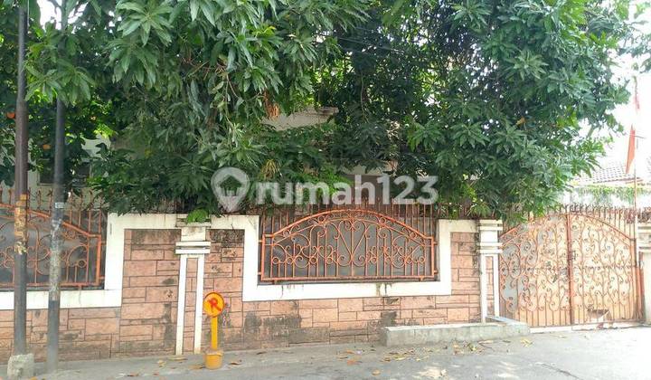 Old 2-Story House in Daan Mogot Estate Complex, Cengkareng, West Jakarta, Land 280m2, Cash Only