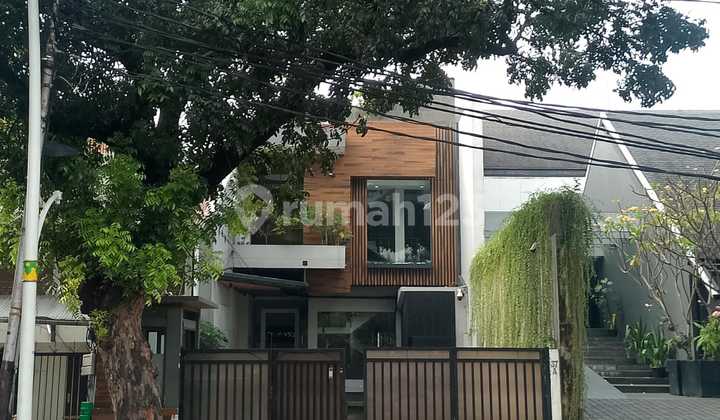 2-Story Commercial Office on Wijaya I Street, Petogogan, Kebayoran Baru, South Jakarta