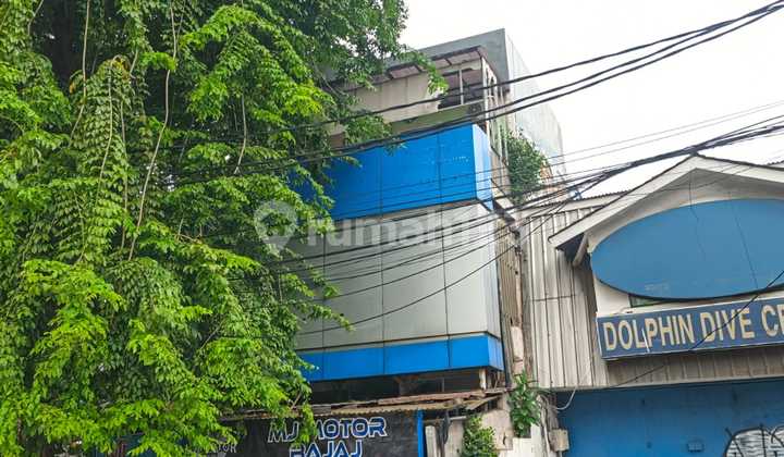 Ruko 3Lt Komersil di Jl Sultan Iskandar Kby Lama Jakarta Selatan