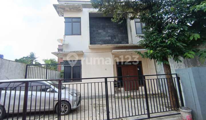 Rumah Lama 2Lt di Jl Guru Saleh Bintaro Pesanggrahan Jaksel Rumah Lama 2Lt di Jl Guru Saleh Bintaro Pesanggrahan Jaksel