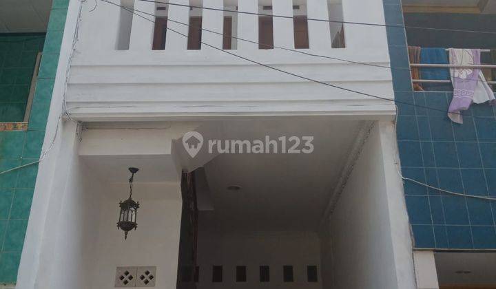 Dijual Rumah 3 Lt SHM di Jalan Sumber Pelita, Cempaka Putih 021 1