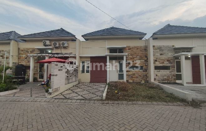 Nice and Affordable Minimalist Houses in Kedamen Regency Gresik